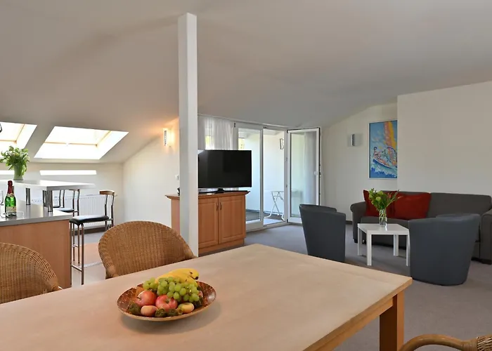 13 Celia * ゼリン